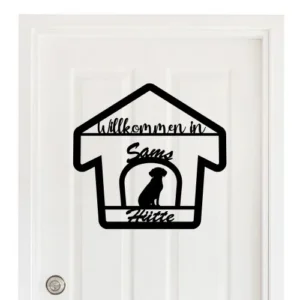 Personalisierte Hundehütte als Türschild mit einem Hund und dem Namen Sam
