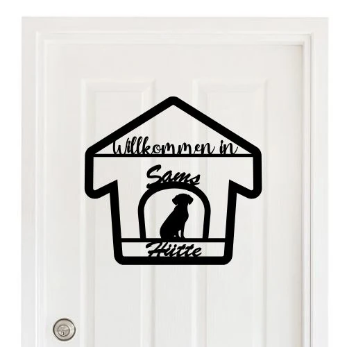 Personalisierte Hundehütte als Türschild mit einem Hund und dem Namen Sam